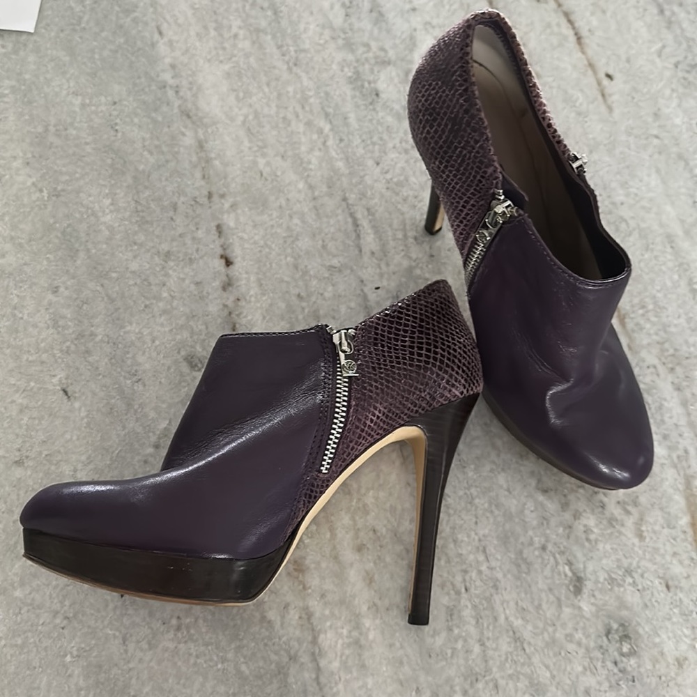 Micheal kors leather bootie - Picture 2 of 2